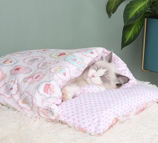 KatKamp - Extra Comfy & Warm Cat Sleeping Bag - Homebound Essentials