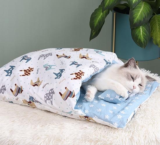 KatKamp - Extra Comfy & Warm Cat Sleeping Bag - Homebound Essentials